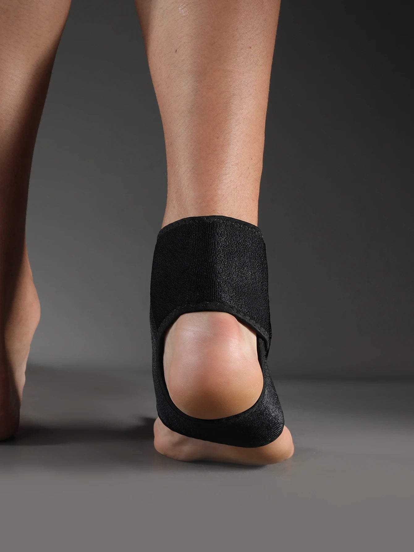 1 Piece Adjustable Neoprene Ankle Support for Running Basketball - Japan 4 All
