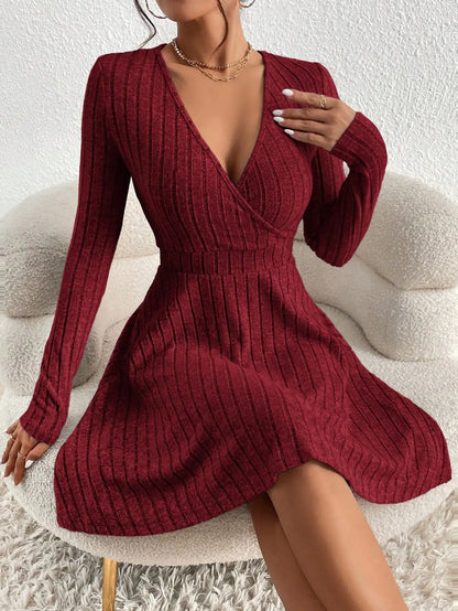 Winter New V-neck Sexy Waistline A-line Umbrella Skirt Big Swing Long-sleeved Knit Dress