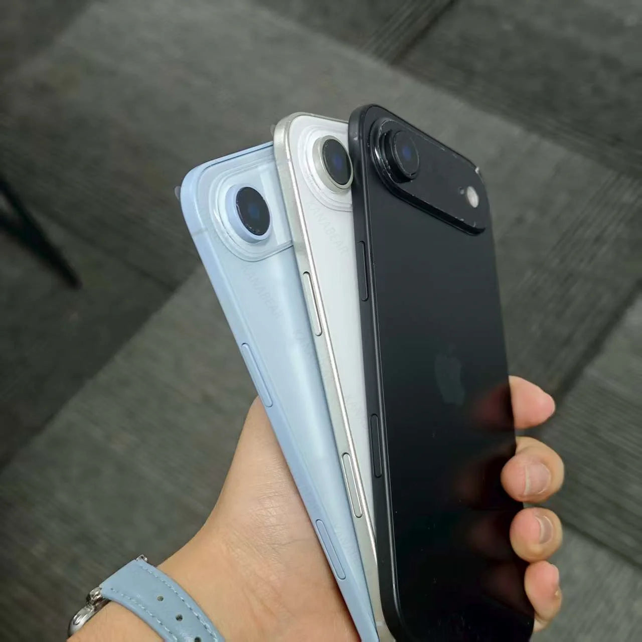 Dummy phone model of the iPhone 17 series, which is replicated in a 1:1 ratio based on the real iPhone.