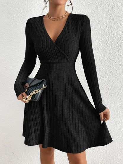 Winter New V-neck Sexy Waistline A-line Umbrella Skirt Big Swing Long-sleeved Knit Dress