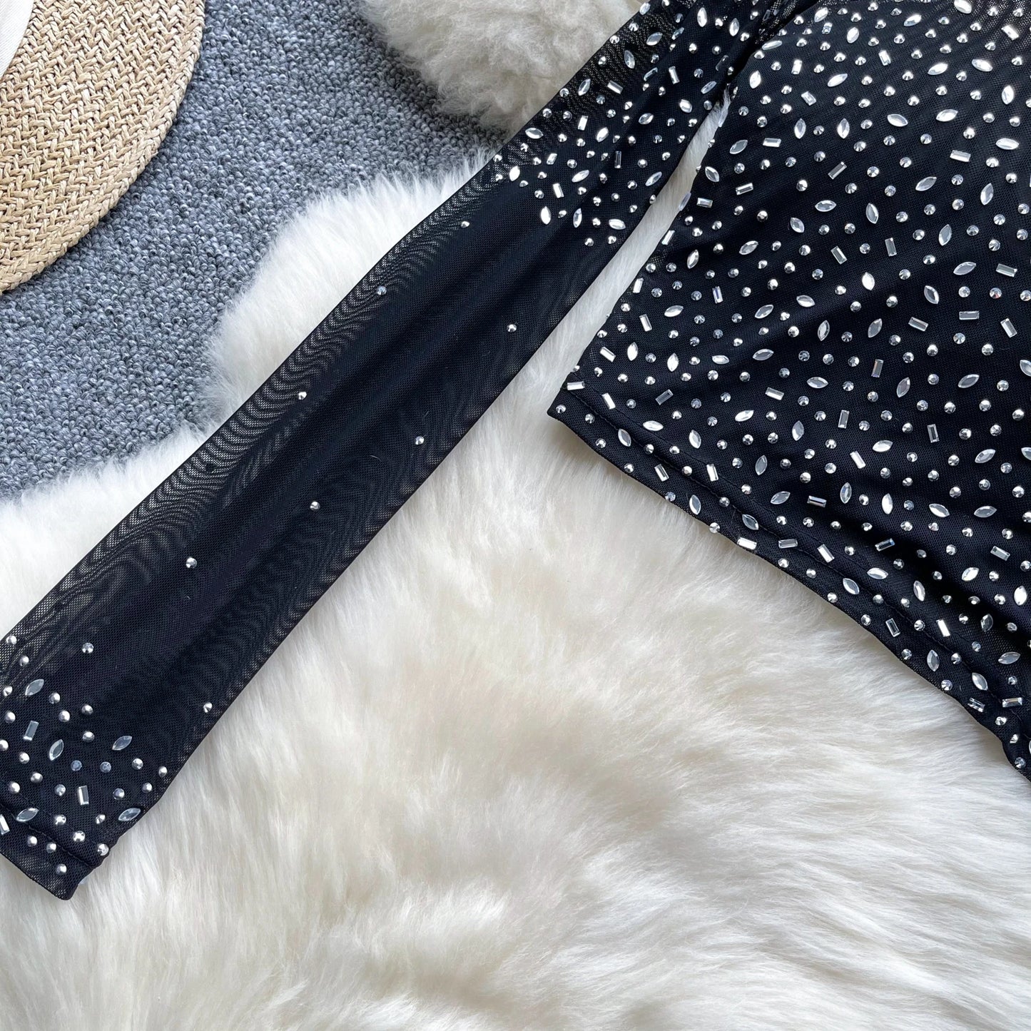 Thin See-tough Long Sve Me T-shirt ort Heavy-du Rhinestone Base irt Korean Sle Creative Pattern